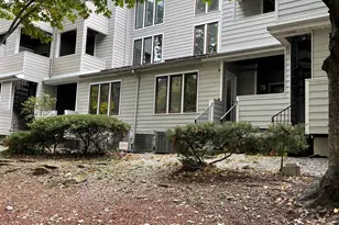 726 Mainsail Ln, Secaucus, NJ 07094 - Photo 1