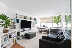 7002 Blvd E, Guttenberg, NJ 07093 - Photo 1
