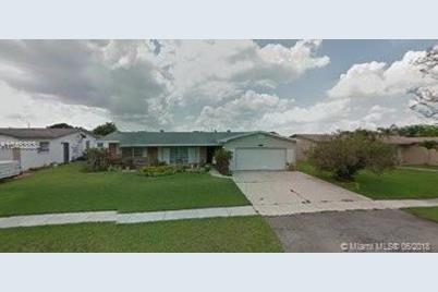 8640 NW 17th Ct - Photo 1