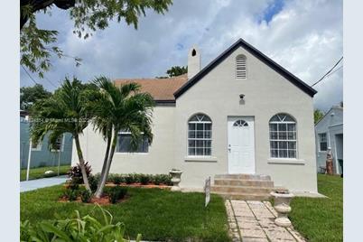 1375 NW 56th St - Photo 1