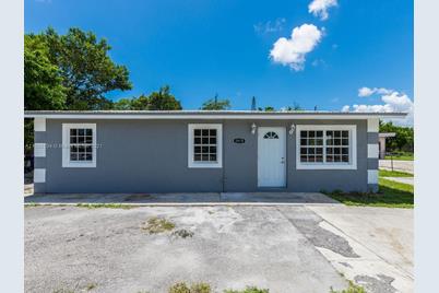1618 NW 16th Ct - Photo 1
