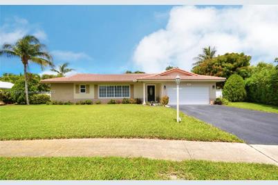 851 SW 58th Ave - Photo 1