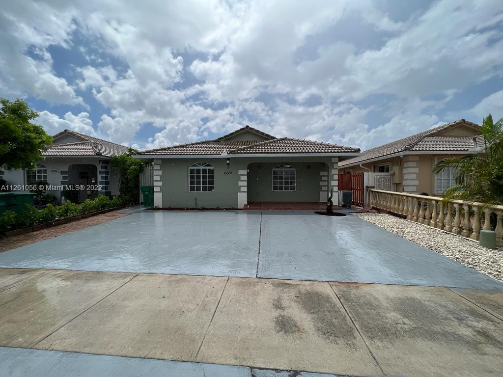 10068 NW 127th St, Hialeah Gardens, FL 33018 MLS A11261056 Coldwell