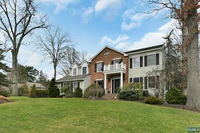 71 Cobblestone Crossing, Norwood, NJ 07648 - Photo 1