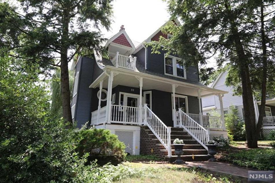 33 Washington Ave, River Edge, NJ 07661 MLS 1932687 Coldwell Banker