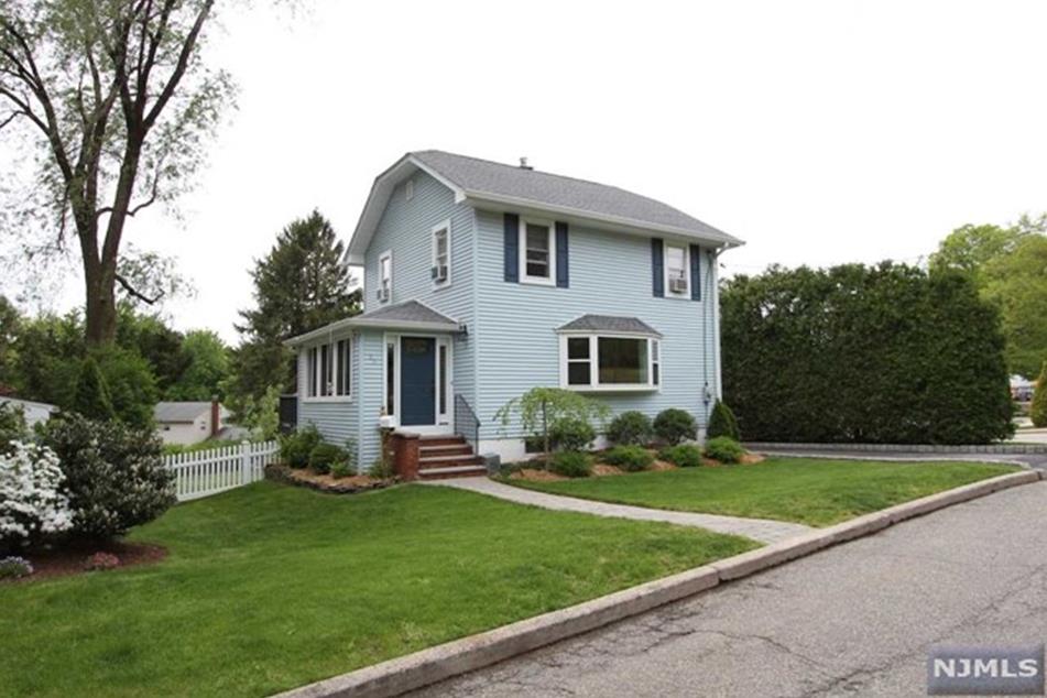 35 Westview Terrace, Midland Park, NJ 07432 MLS 20017379 Coldwell