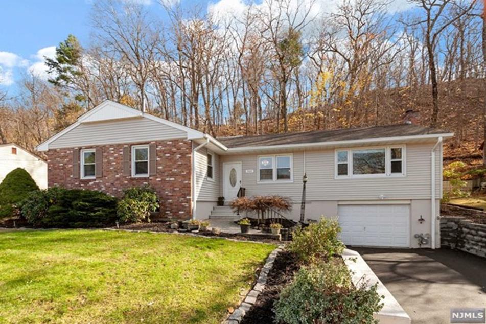 564 Ramapo Valley Rd, Oakland, NJ 07436 MLS 20048621 Coldwell Banker