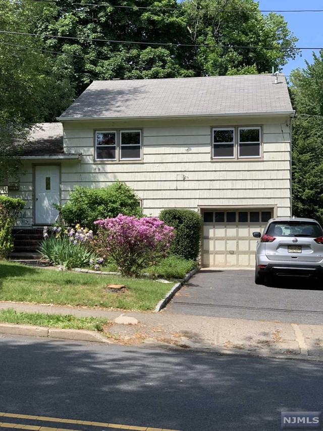 141 Howland Ave, Paramus, NJ 07652 MLS 21020142 Coldwell Banker