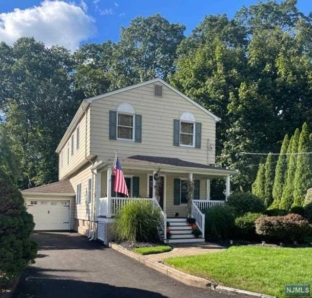 8 Dow Ave, Waldwick, NJ 07463 MLS 21043317 Coldwell Banker