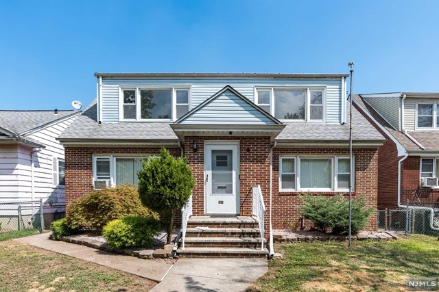 15 Davis Ave, Harrison, Nj 07029 - Mls 22031633 - Coldwell Banker