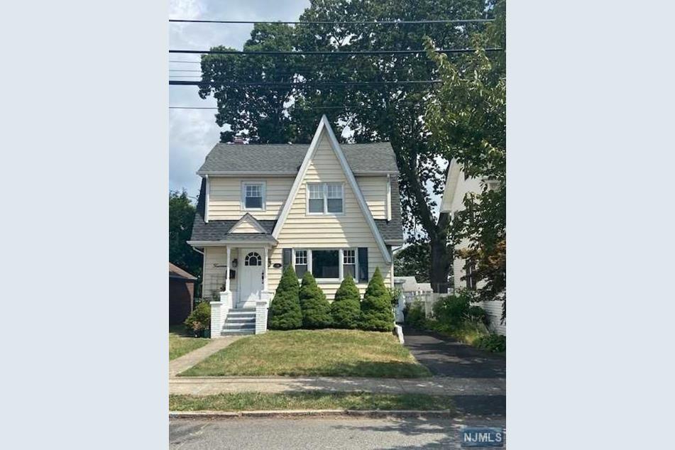 14 Scoles Ave, Clifton, NJ 07012 MLS 22033101 Coldwell Banker