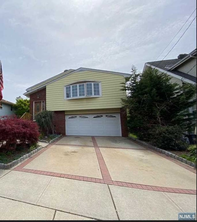 444 Main Ave, Wood Ridge, NJ 07075 MLS 22039596 Coldwell Banker