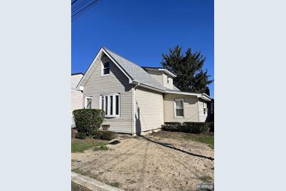 18 Roosevelt Street, Little Ferry, NJ 07643 - Photo 1