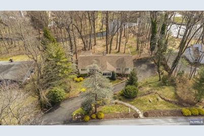 6 Ford Lane, Roseland, NJ 07068 - Photo 1