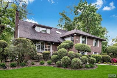 40 Greentree Terrace, Tenafly, NJ 07670 - Photo 1