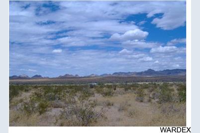 16203 S Faye Ave, Yucca, AZ 86438 - Photo 1