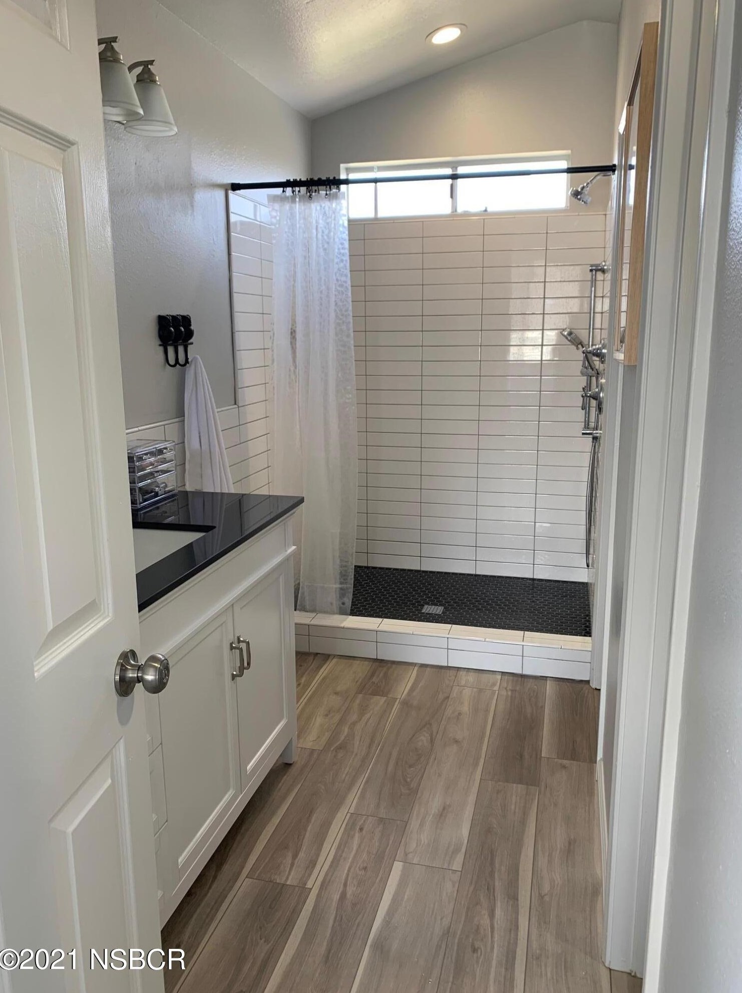 1213 Timothy Ct, Lompoc CA  93436-3297 exterior
