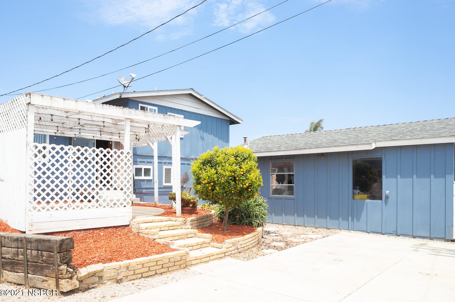 1536 Oak Ave, Lompoc CA  93436-3711 exterior