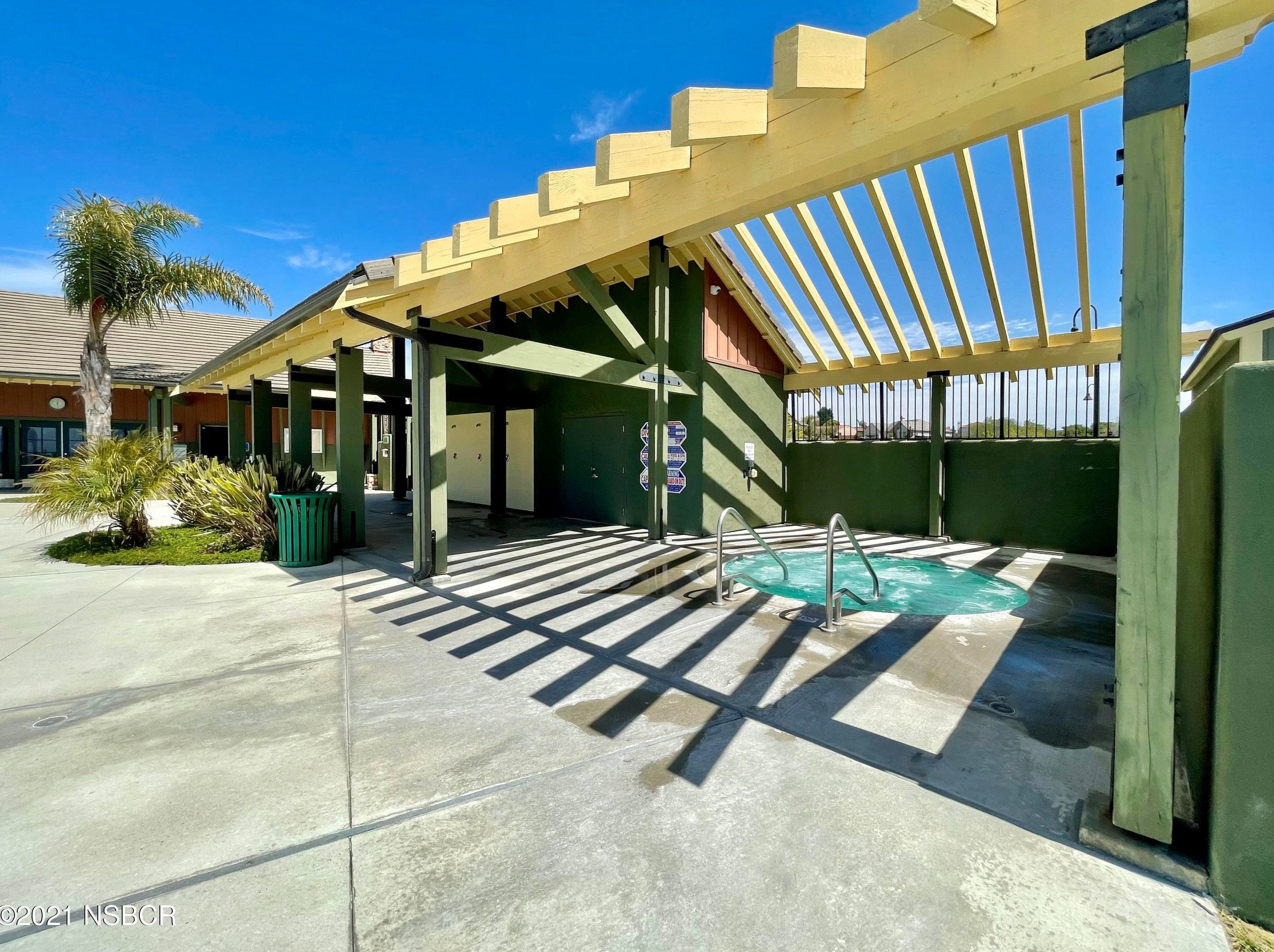 3725 Jupiter Ave, Lompoc CA  93436-1940 exterior