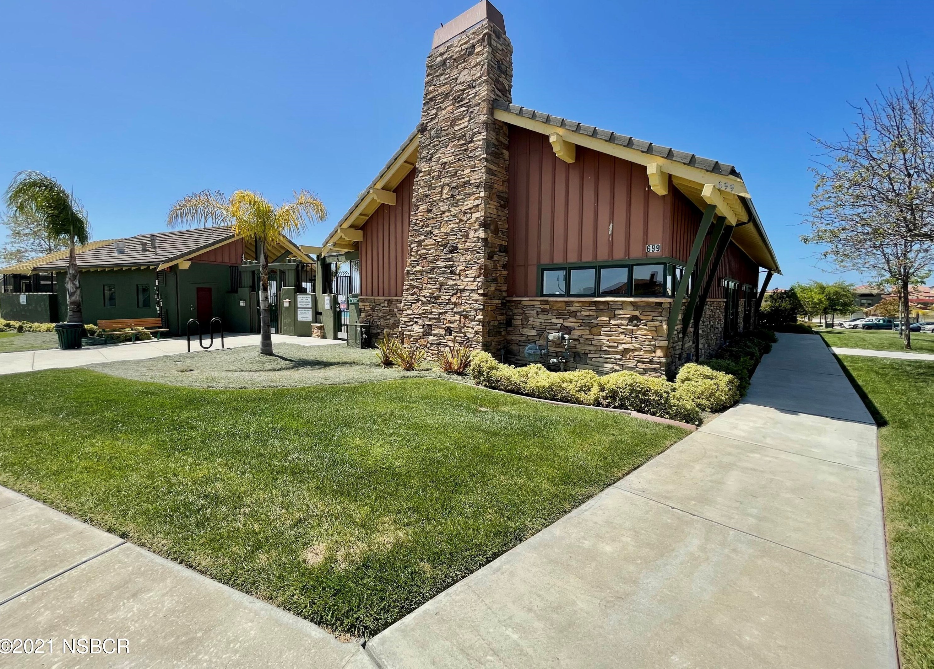 3725 Jupiter Ave, Lompoc CA  93436-1940 exterior