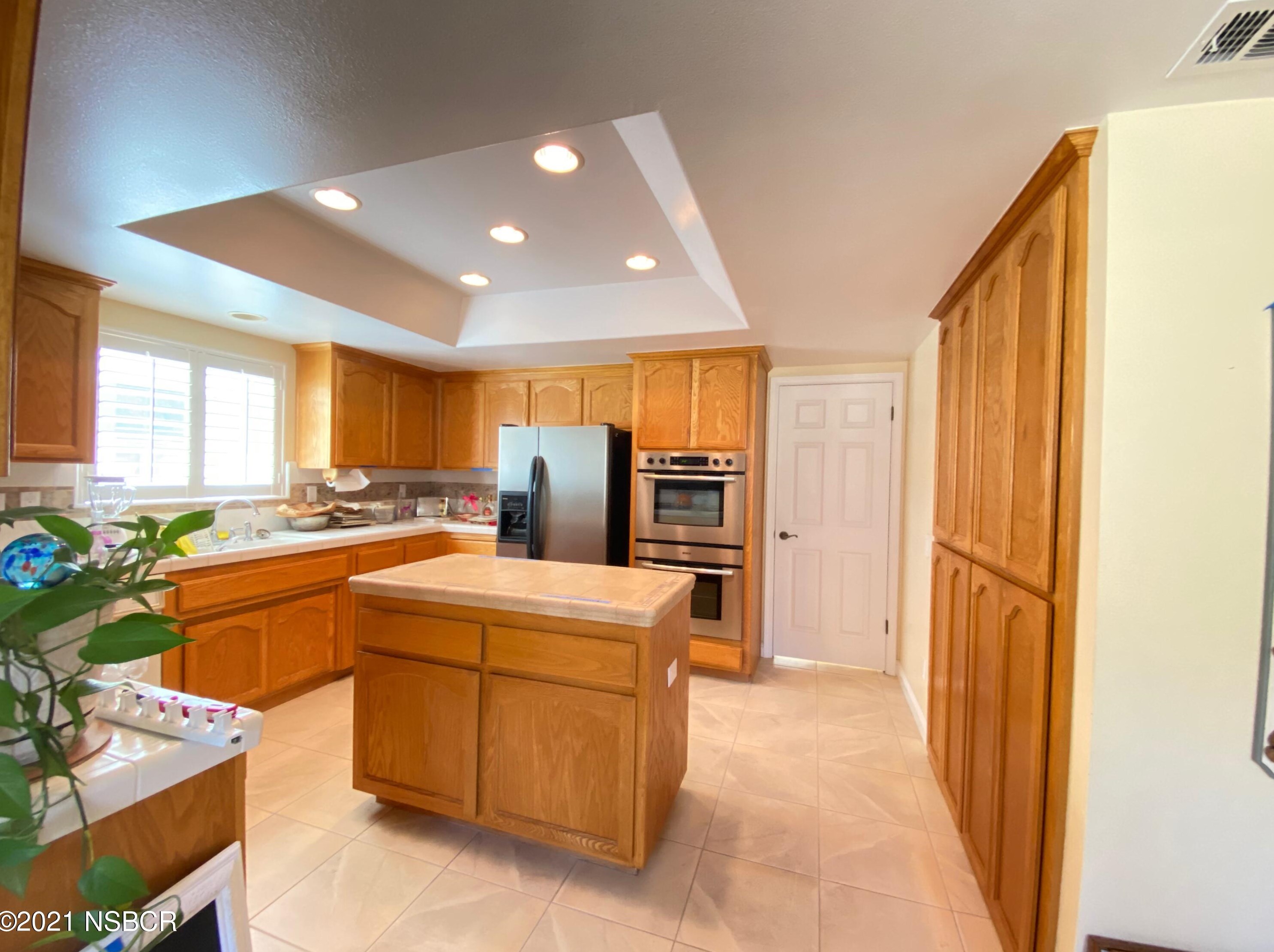 1255 Craig Dr, Lompoc CA  93436-8312 exterior
