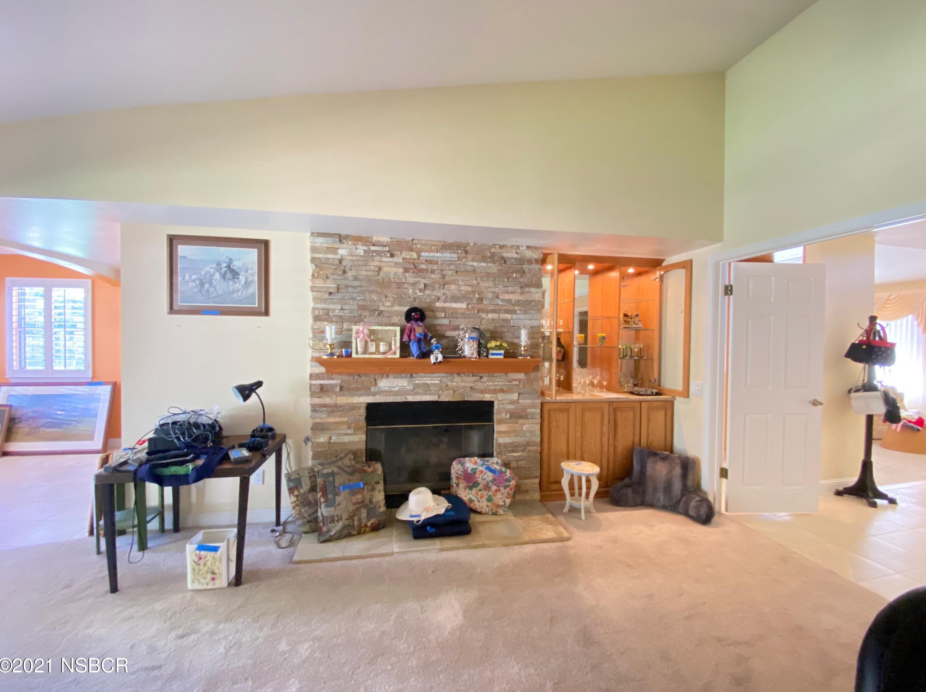 1255 Craig Dr, Lompoc CA  93436-8312 exterior