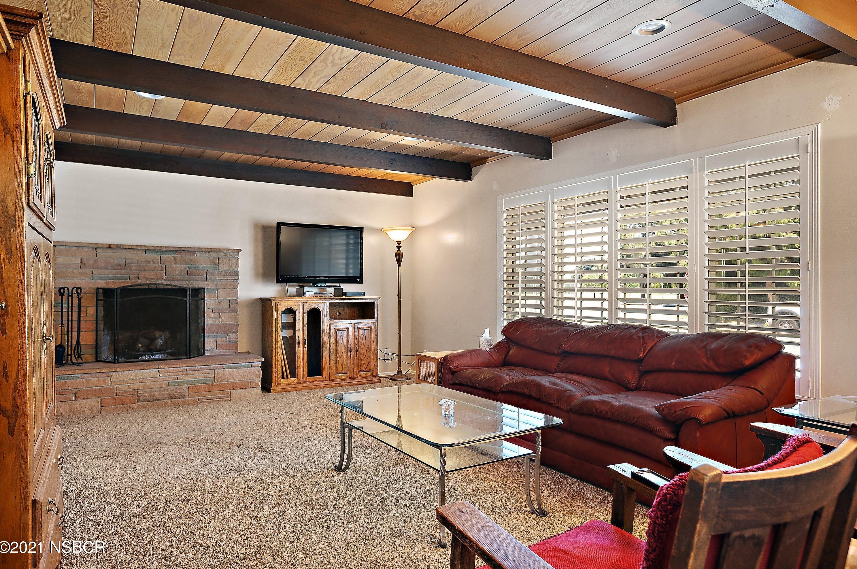 718 Hickory Ave, Lompoc CA  93436-7322 exterior