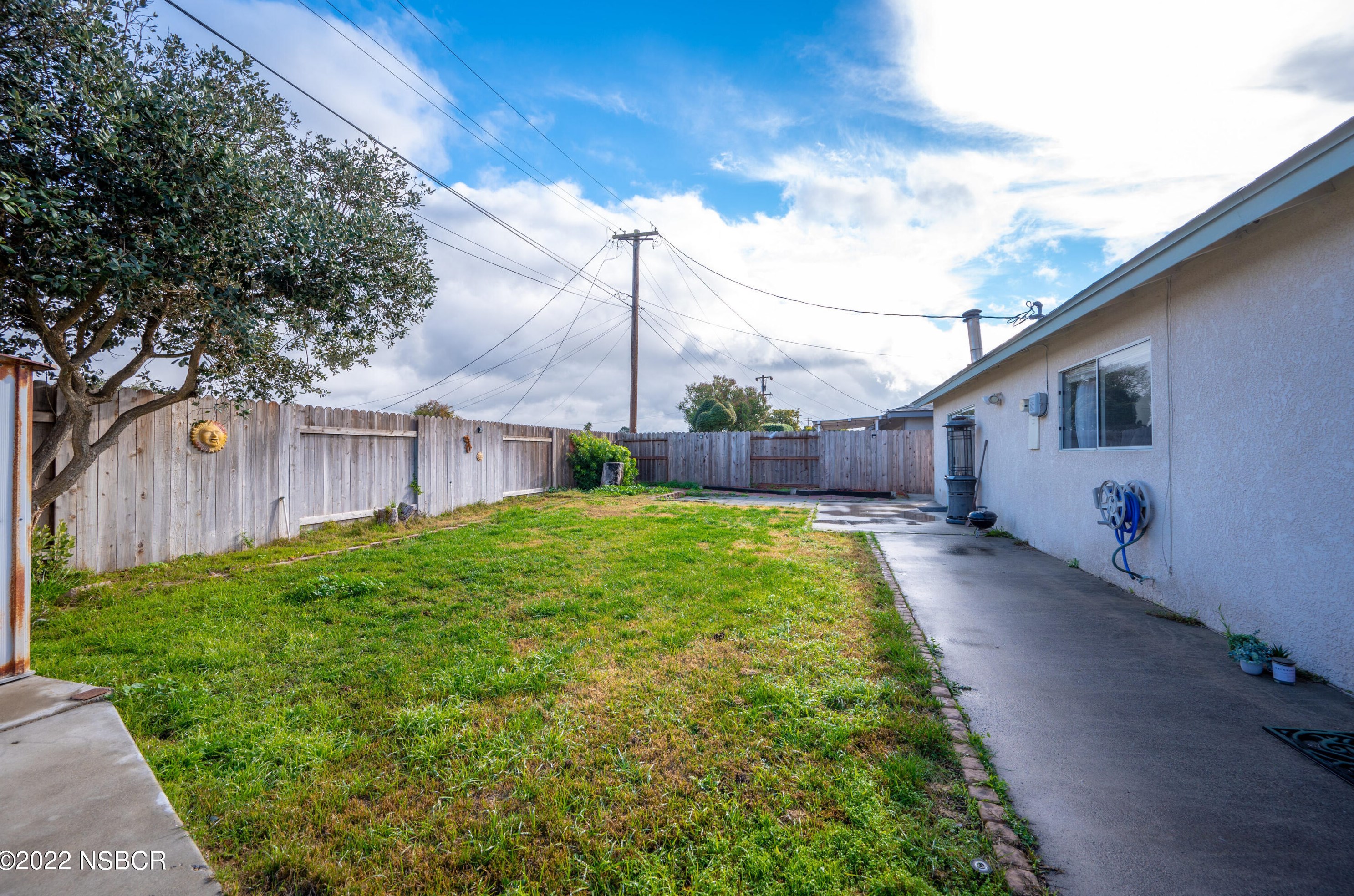 518 Mars Ave, Lompoc CA 93436-1910 exterior