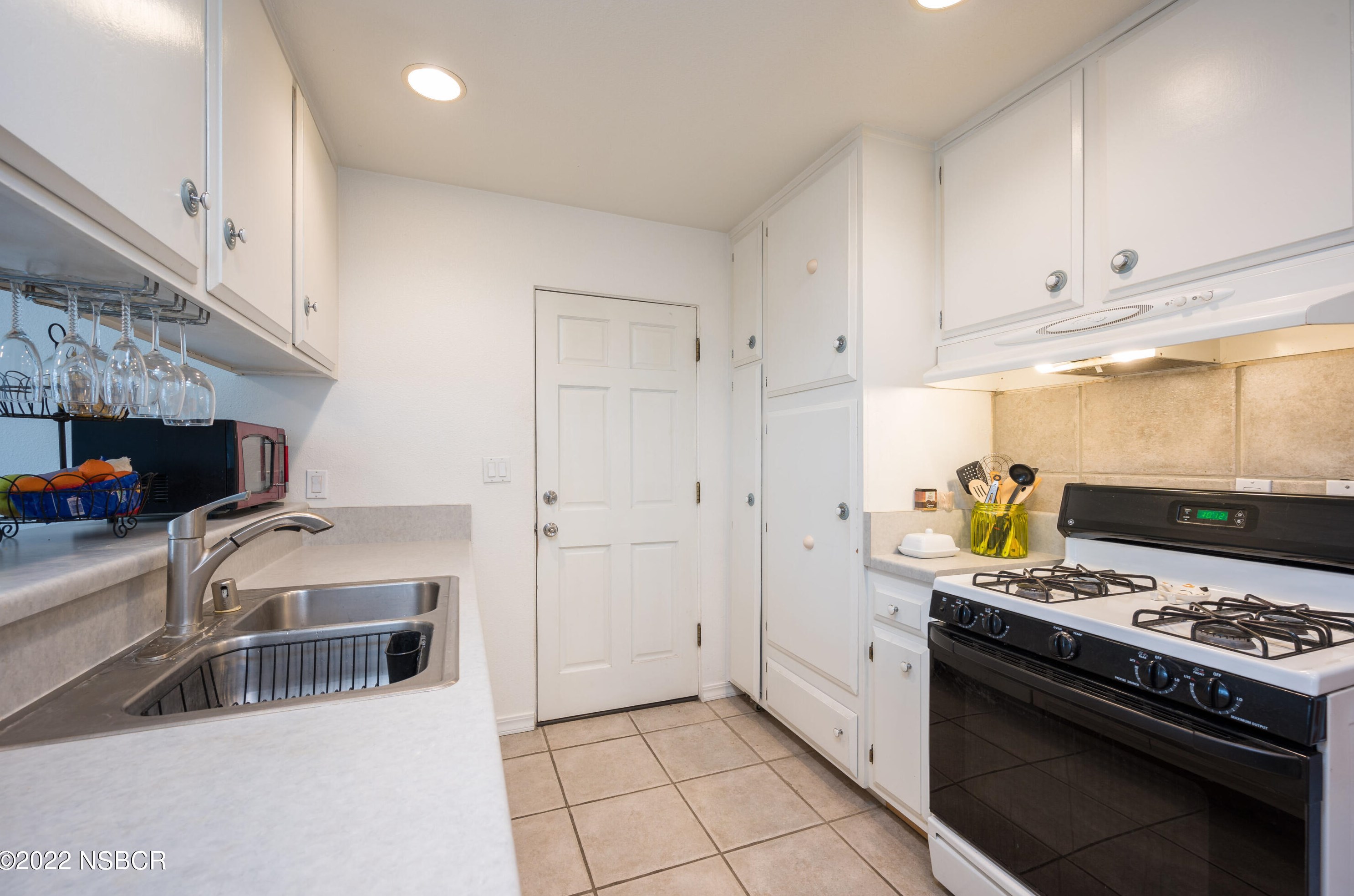 518 Mars Ave, Lompoc CA 93436-1910 exterior