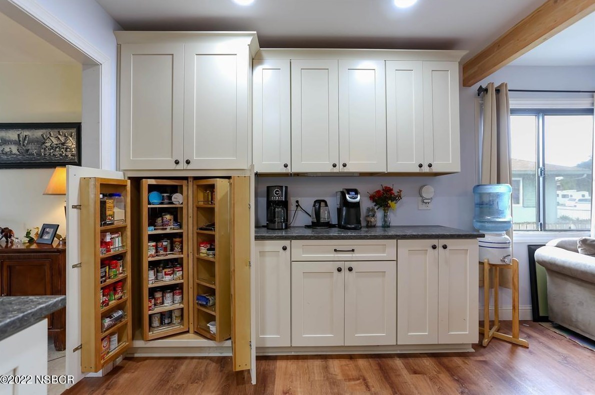 1108 Peach Ave, Lompoc CA 93436-7055 exterior