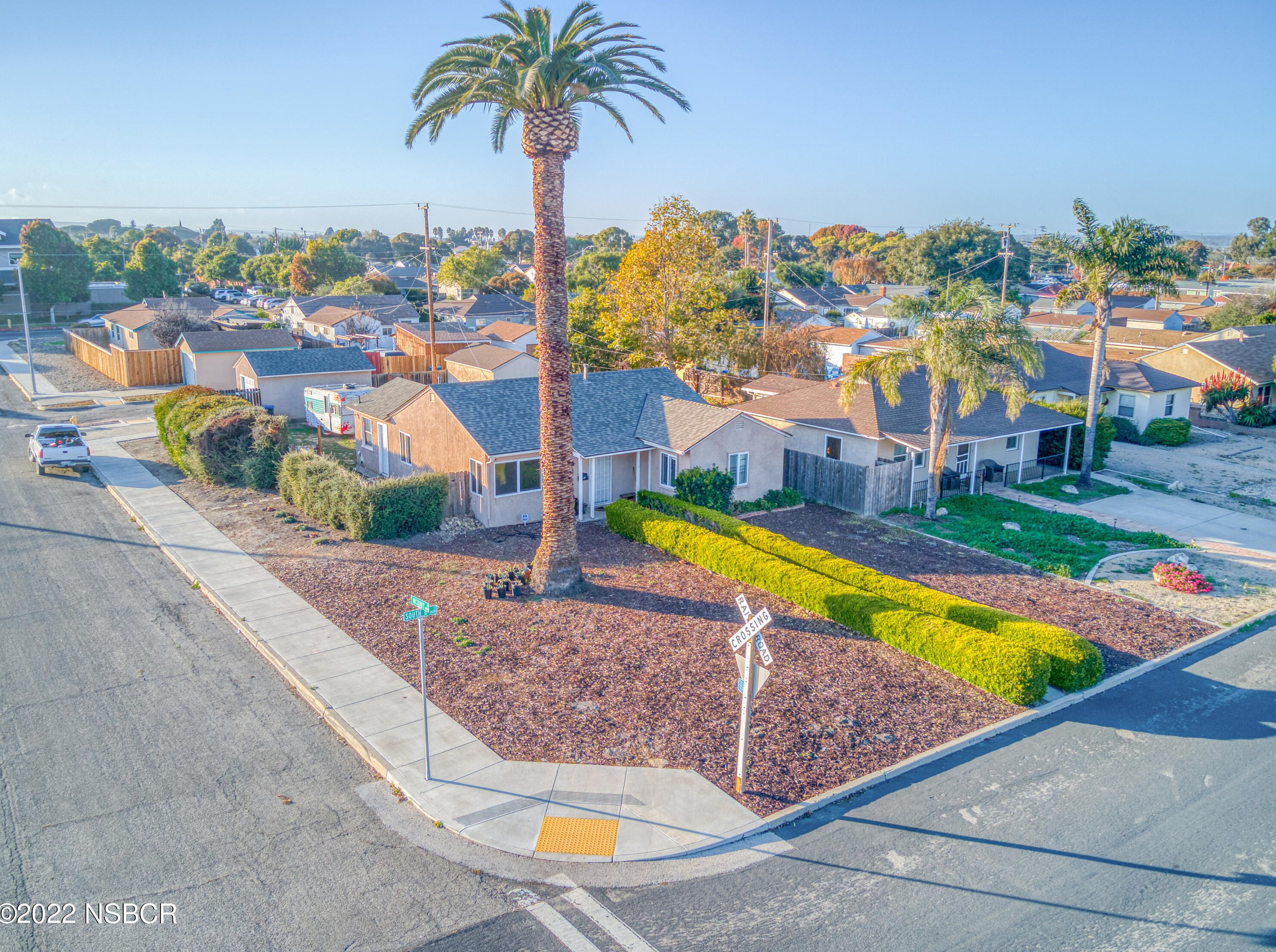239 B St, Lompoc CA  93436-7325 exterior