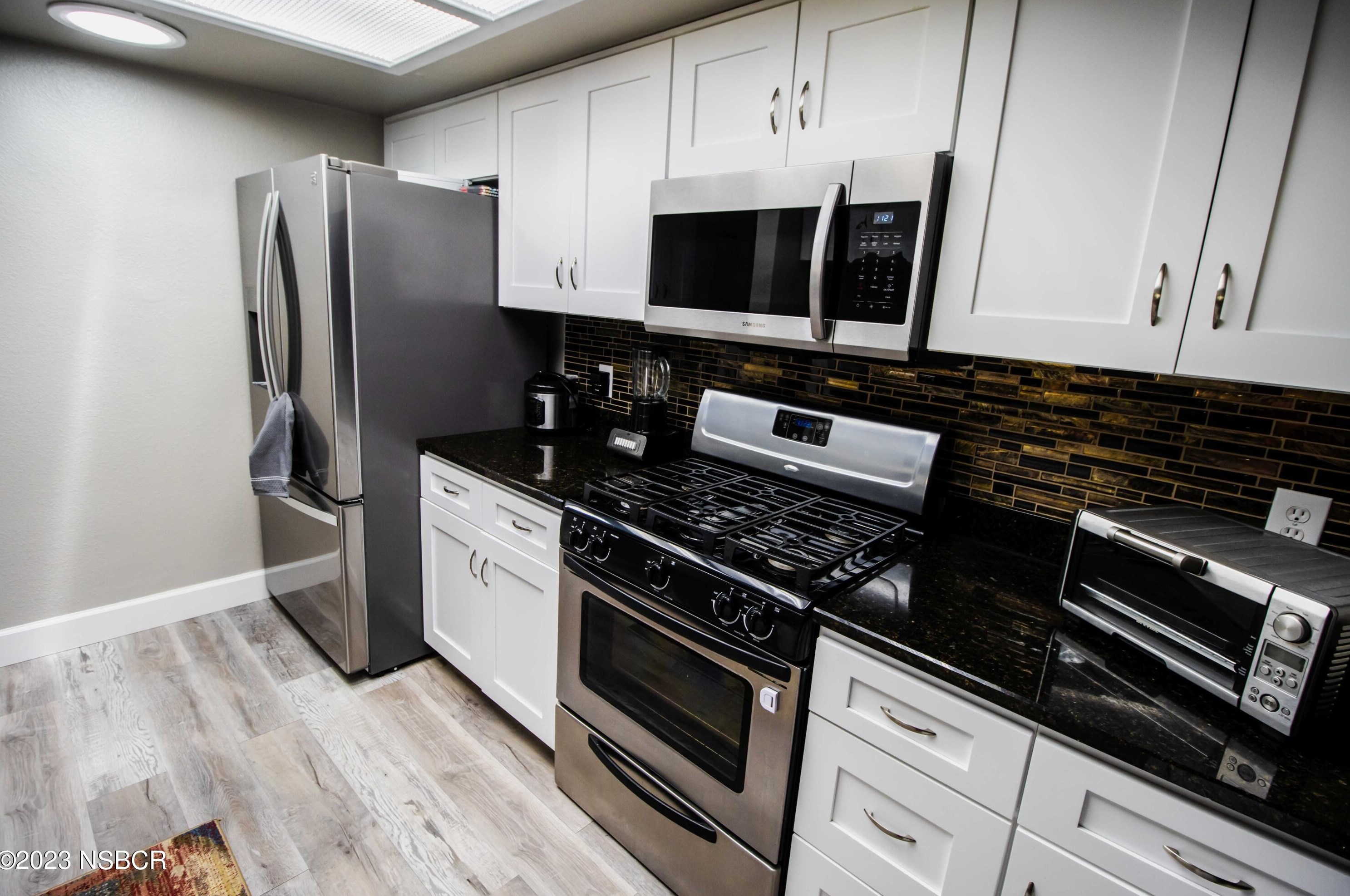 821 Bellflower Ln, Lompoc CA  93436-3268 exterior