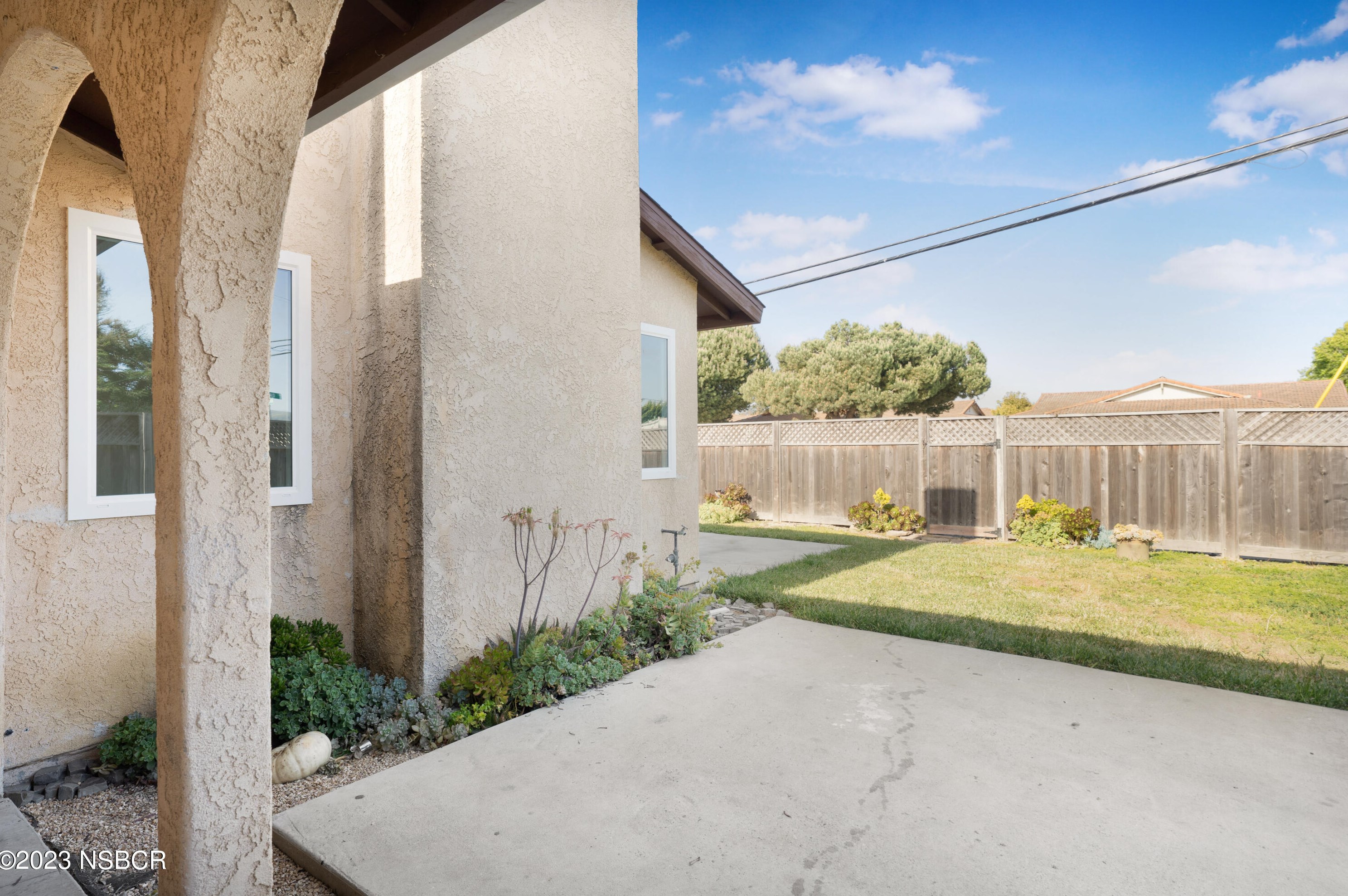 801 Oak Ave, Lompoc CA  93436-4221 exterior