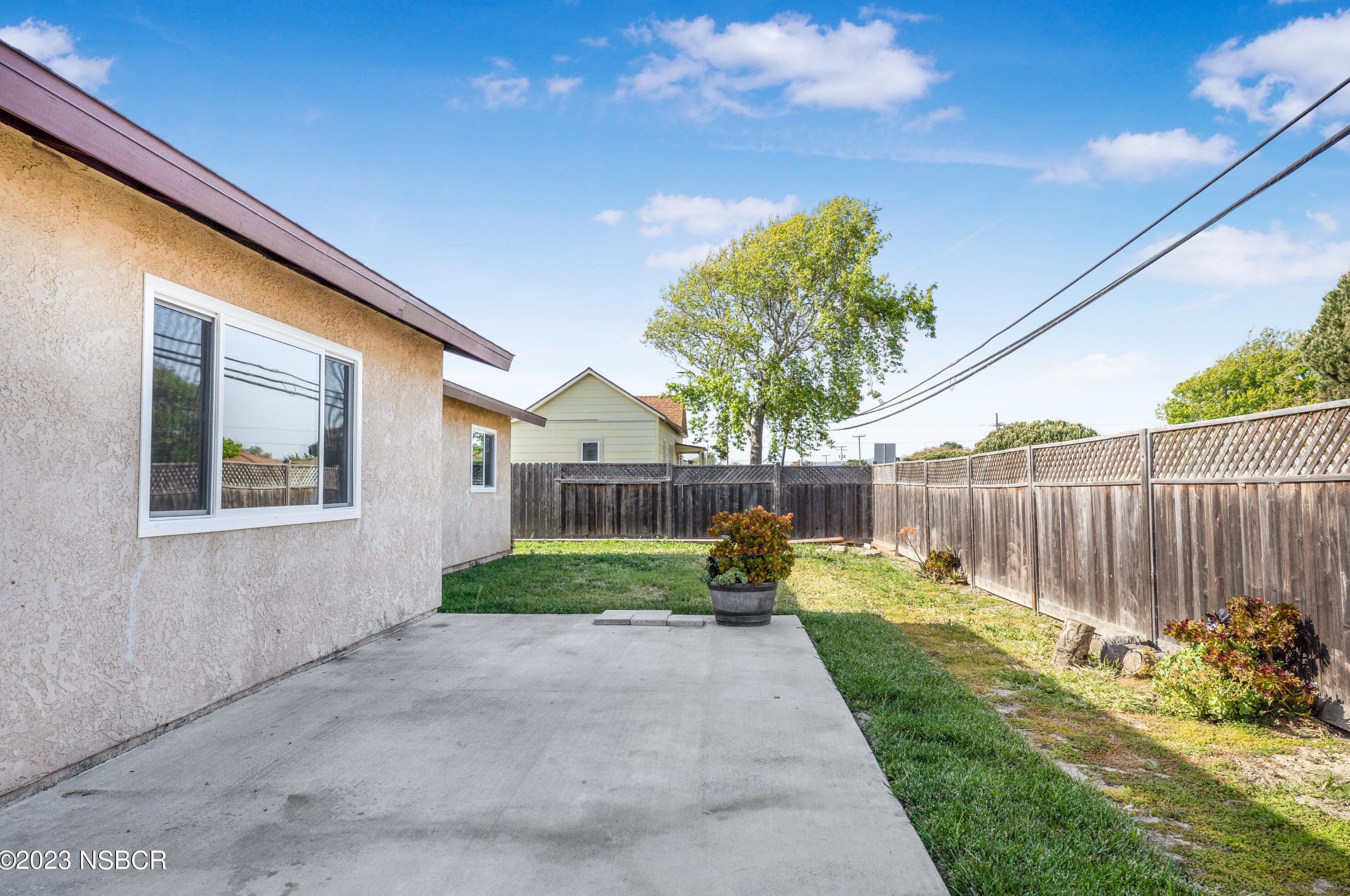 801 Oak Ave, Lompoc CA  93436-4221 exterior