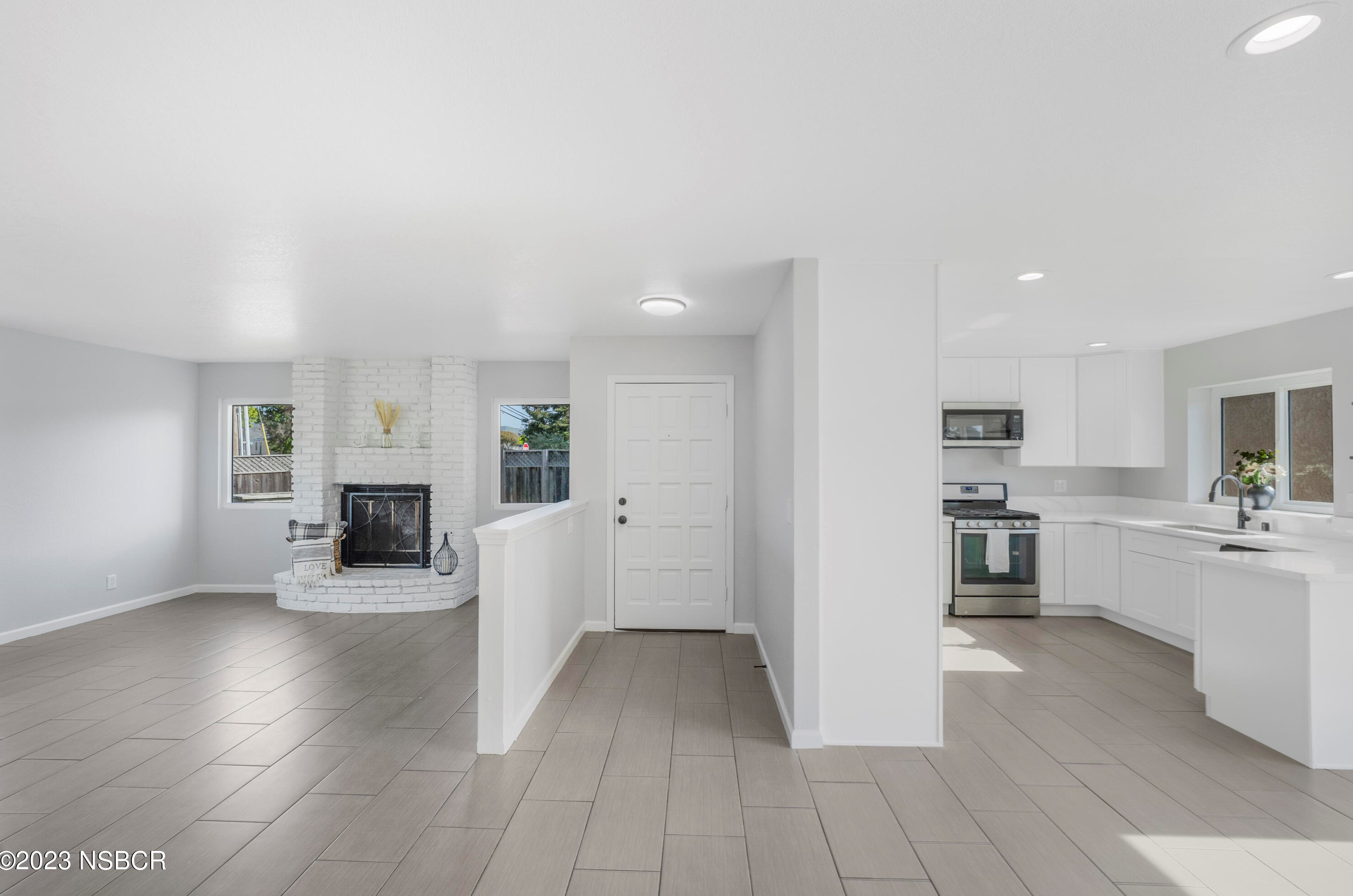 801 Oak Ave, Lompoc CA  93436-4221 exterior