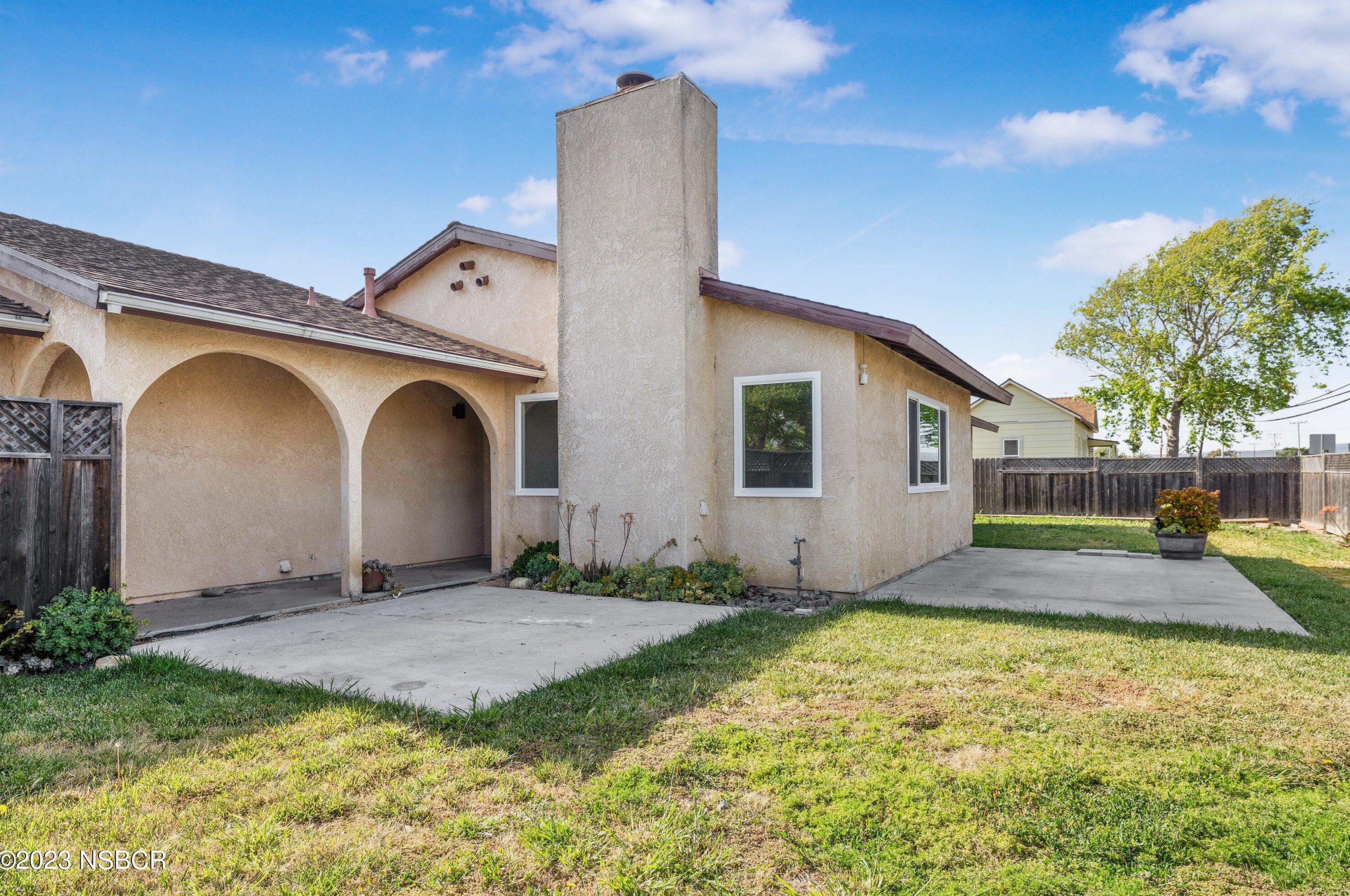 801 Oak Ave, Lompoc CA  93436-4221 exterior