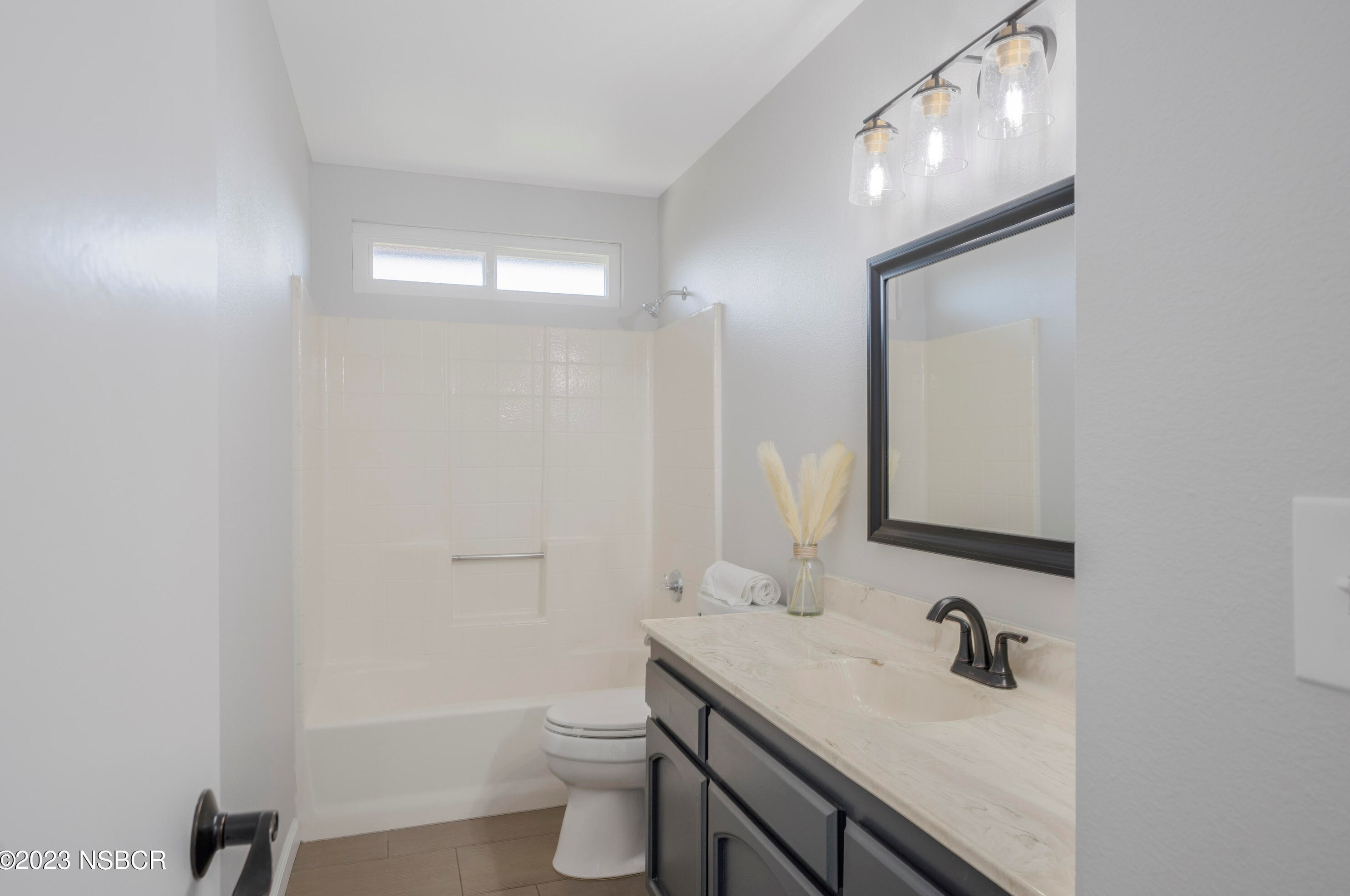 801 Oak Ave, Lompoc CA  93436-4221 exterior