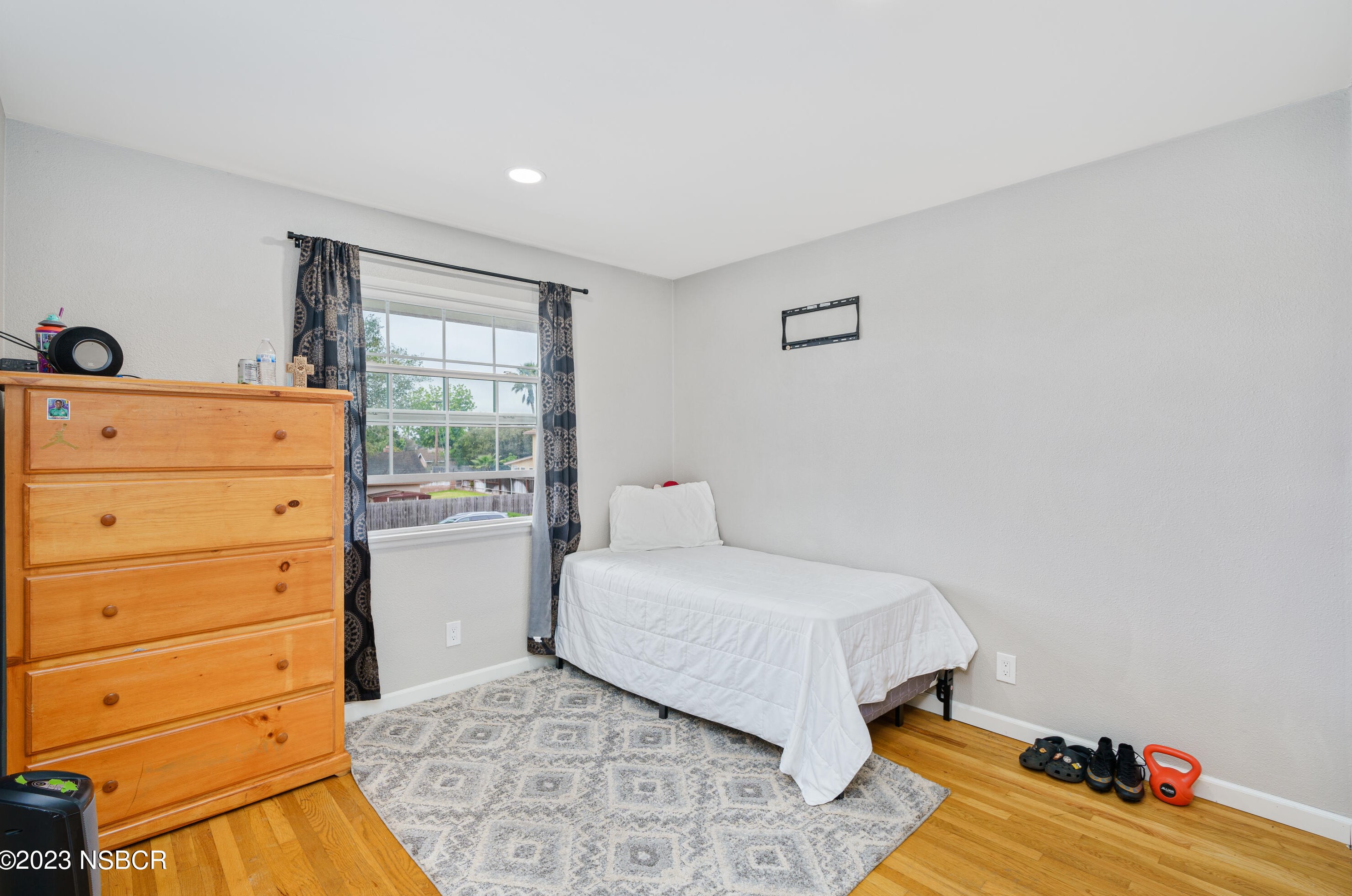 4163 Arcturus Ave, Lompoc CA  93436-1209 exterior