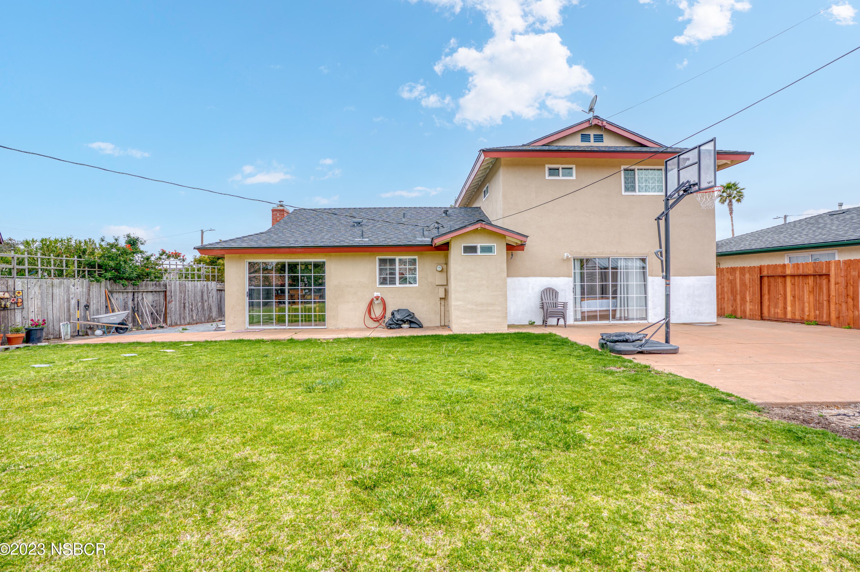 4163 Arcturus Ave, Lompoc CA  93436-1209 exterior