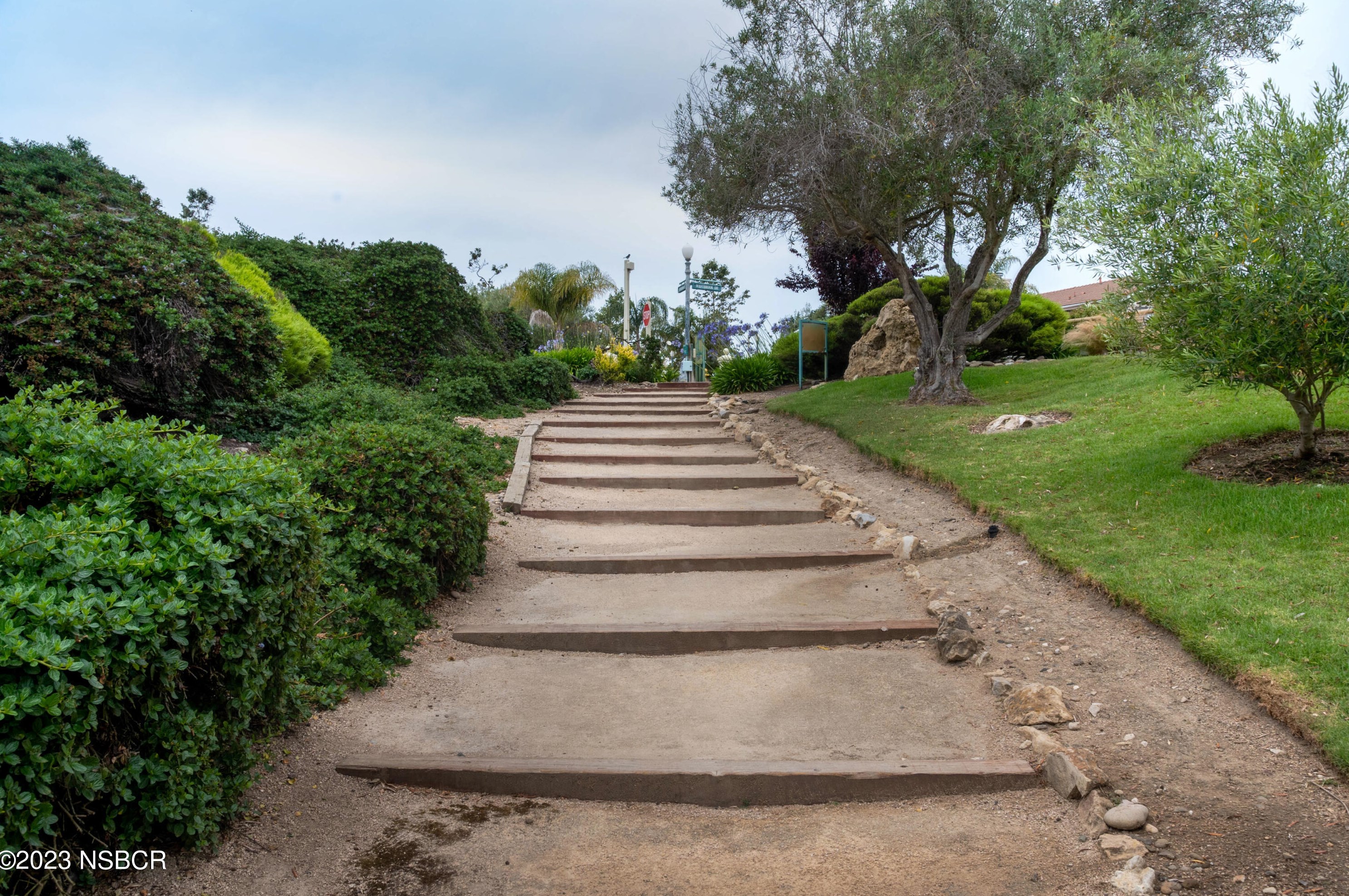 1224 Westbrook Dr, Lompoc CA 93436-8105 exterior