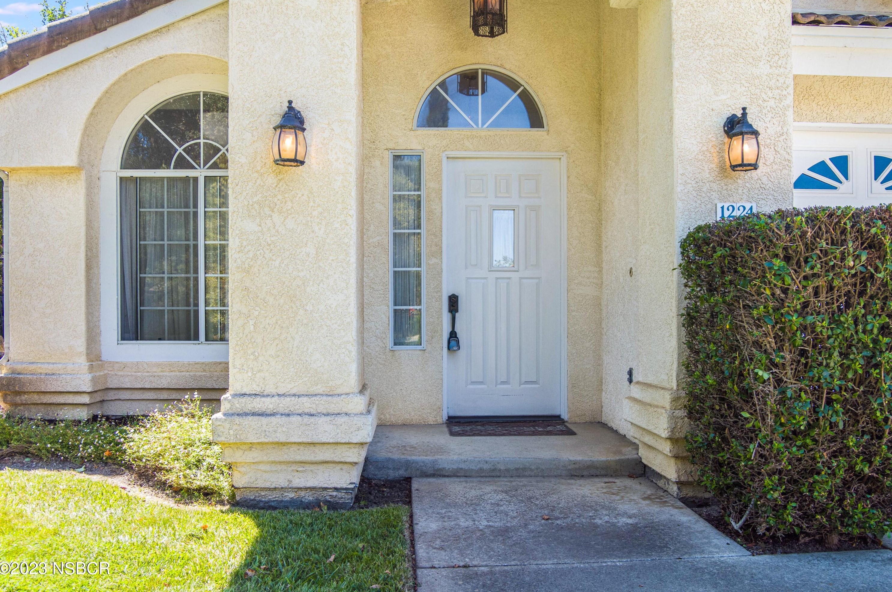 1224 Westbrook Dr, Lompoc CA 93436-8105 exterior