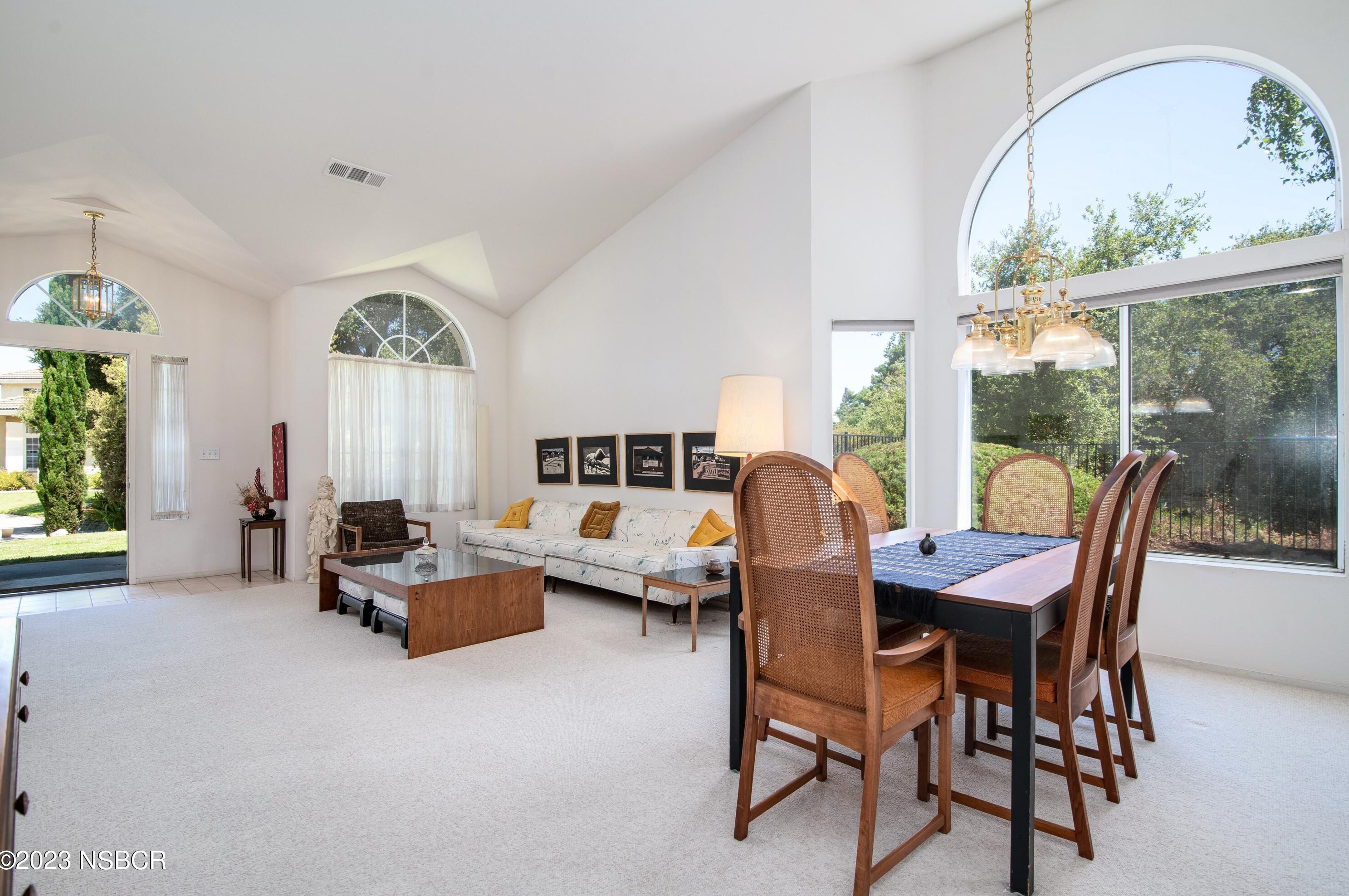 1224 Westbrook Dr, Lompoc CA 93436-8105 exterior