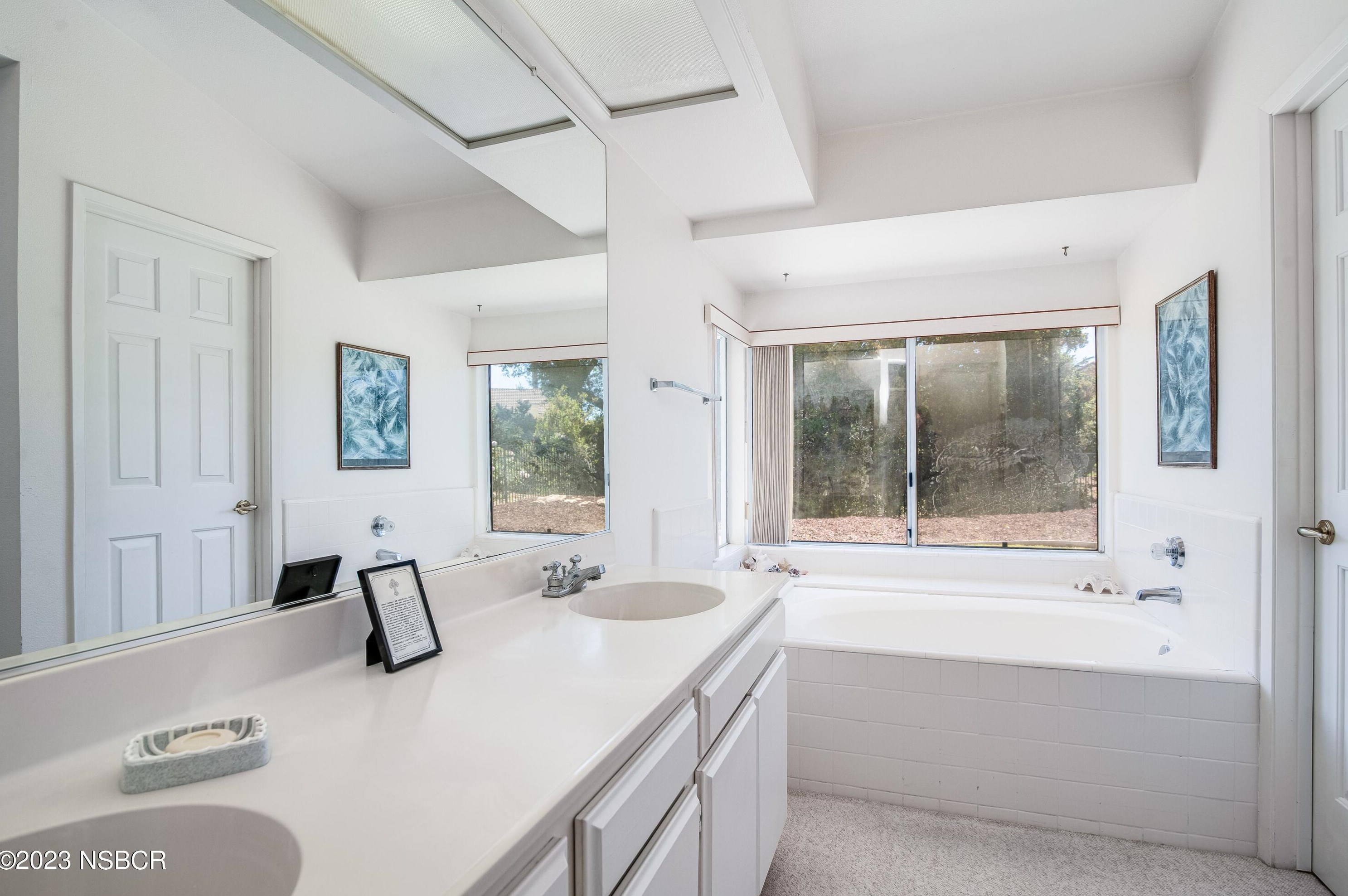 1224 Westbrook Dr, Lompoc CA 93436-8105 exterior