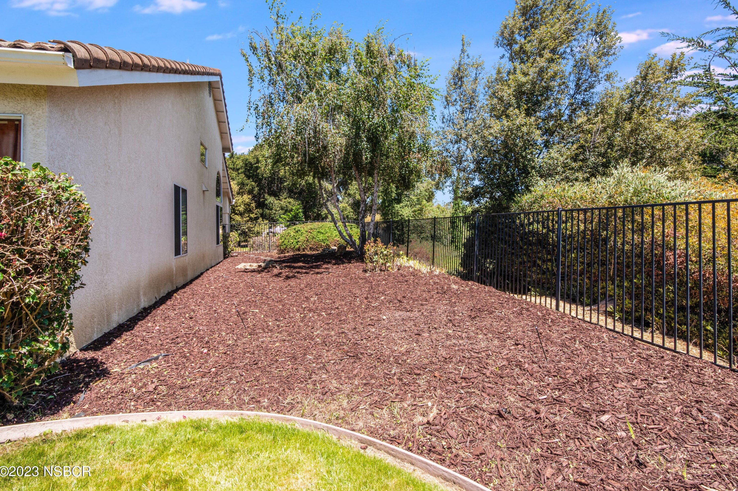 1224 Westbrook Dr, Lompoc CA 93436-8105 exterior