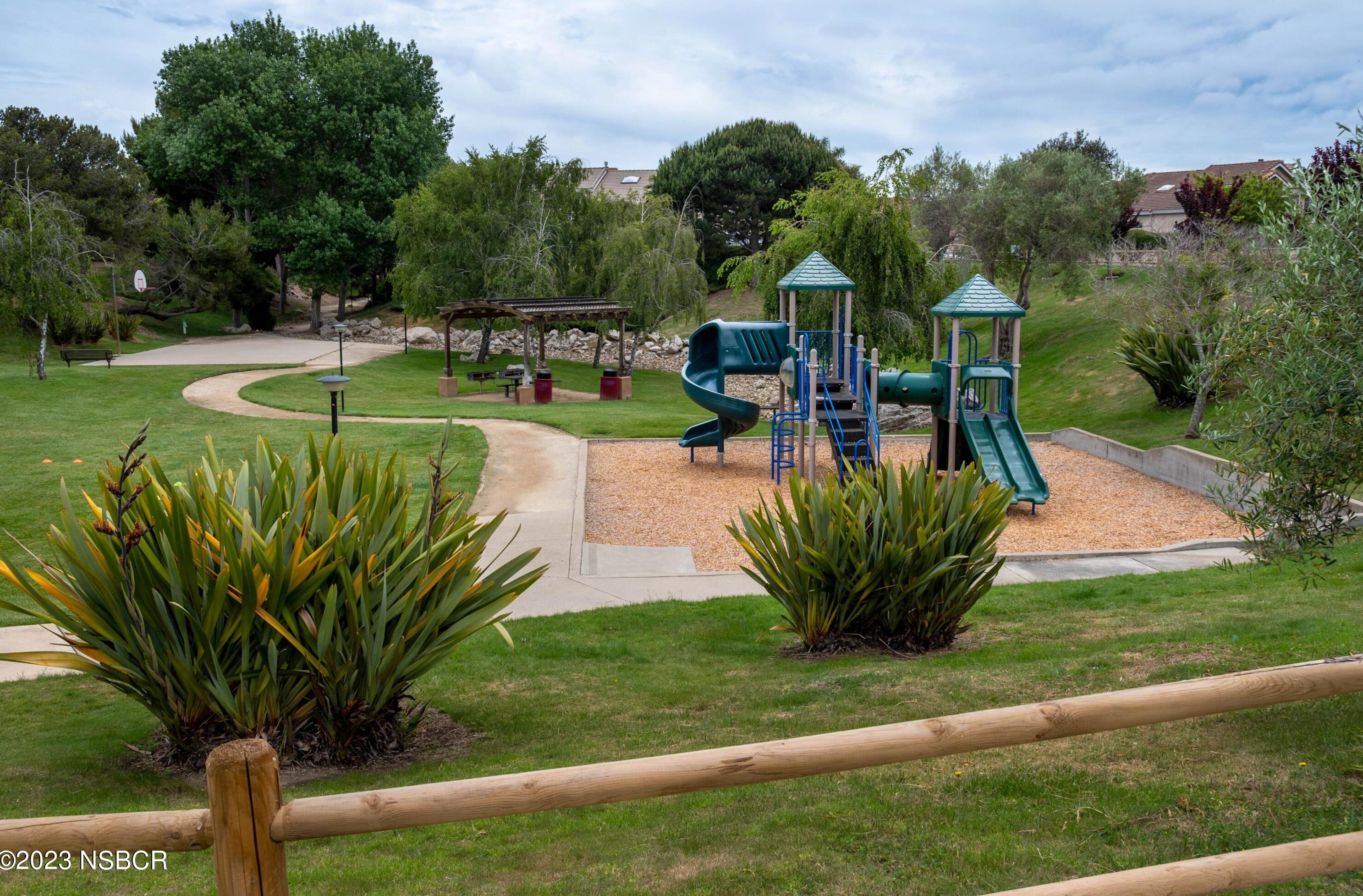 1224 Westbrook Dr, Lompoc CA 93436-8105 exterior