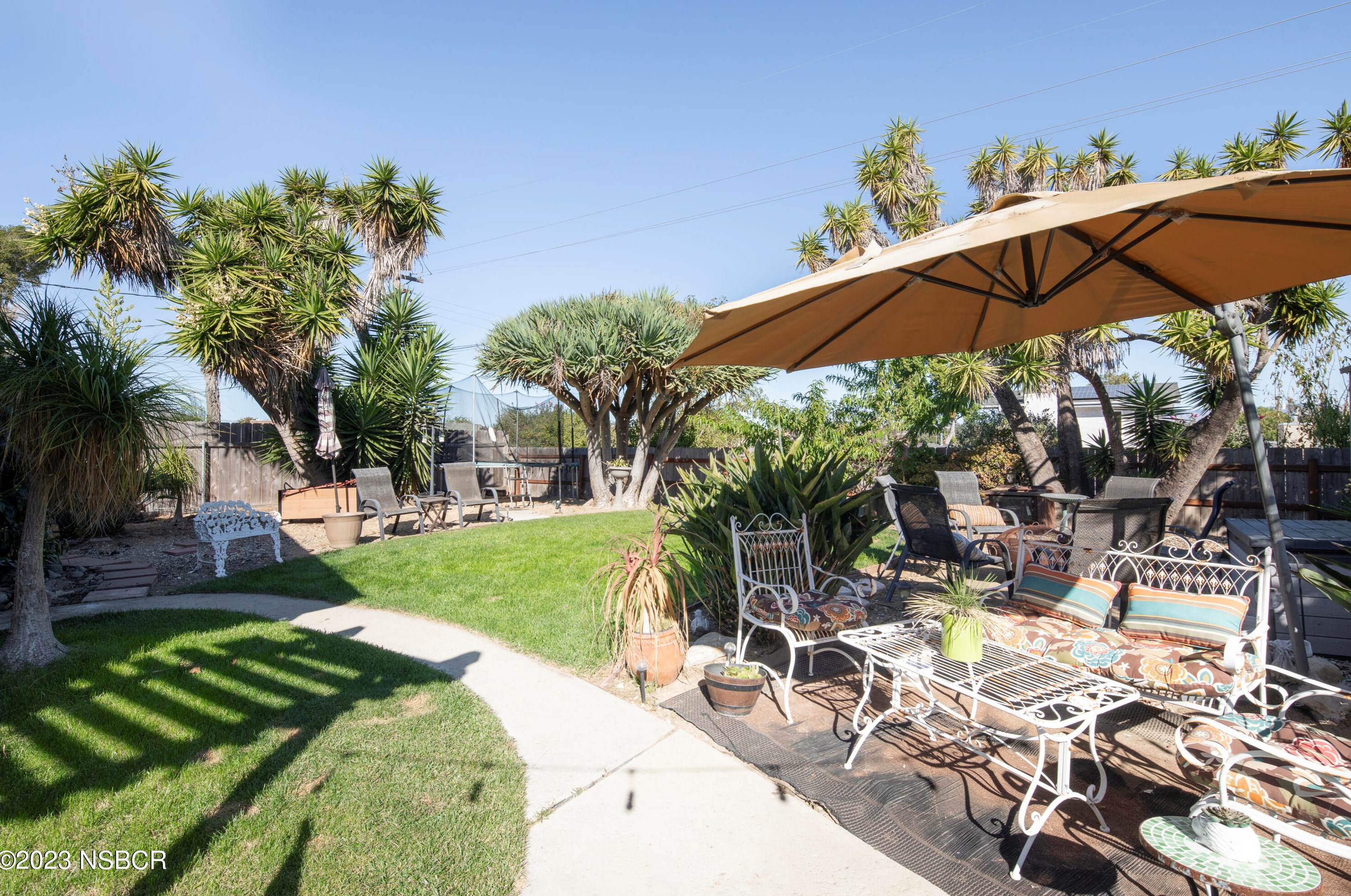 988 Magnolia Dr, Pismo Beach CA  93420-4233 exterior