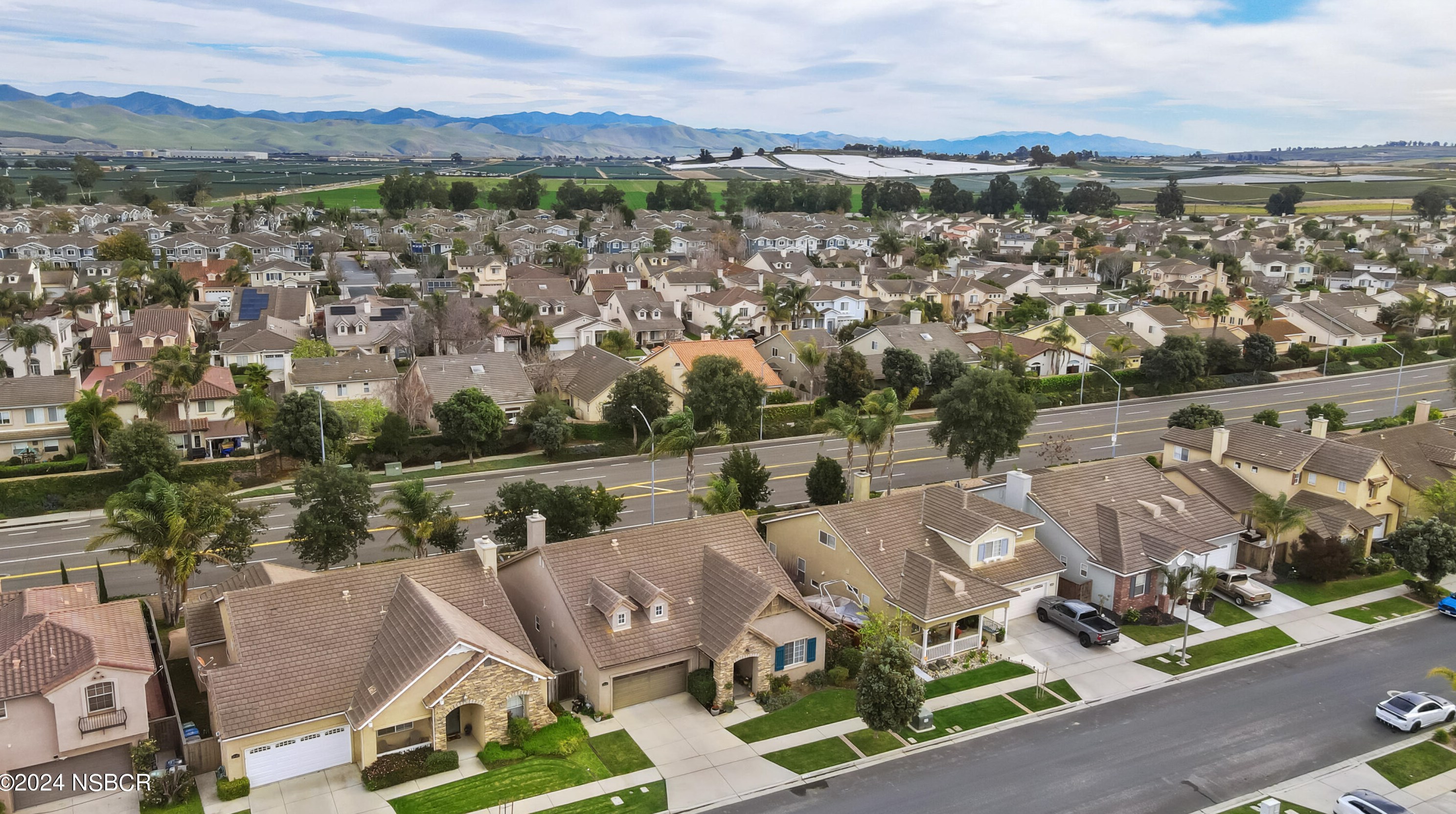 2518 Calderon Dr, Santa Maria CA  93455-7410 exterior