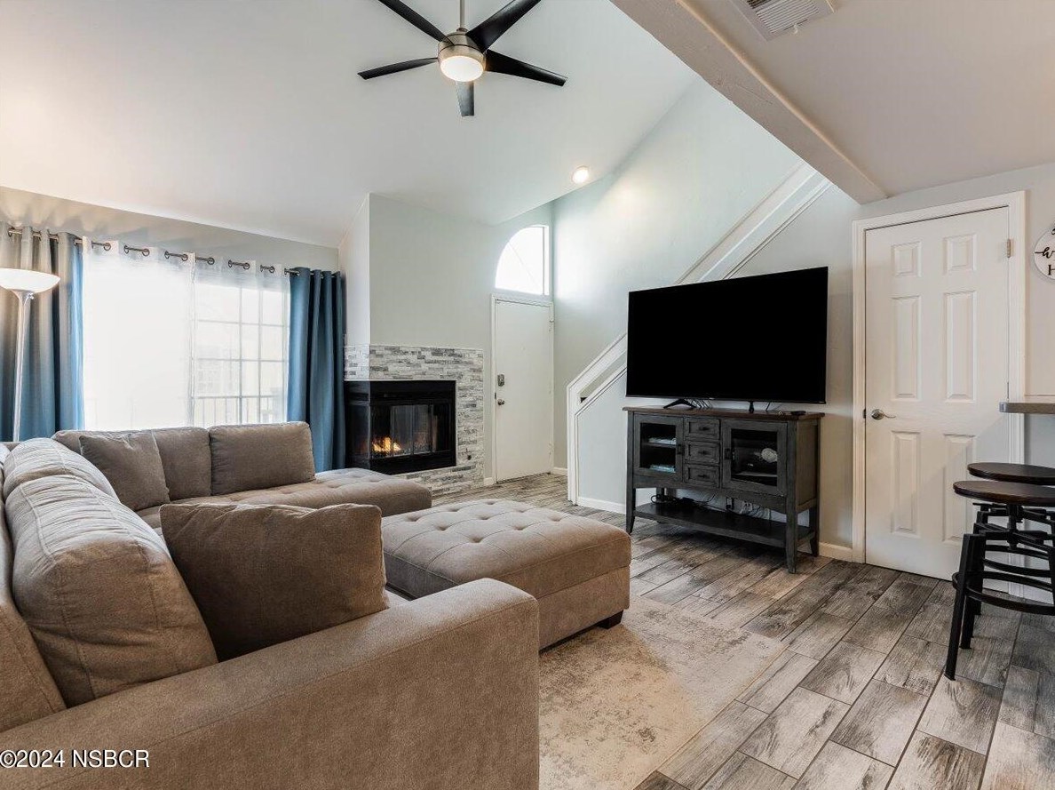 2433 Country Ln, Santa Maria CA  93455-1655 exterior