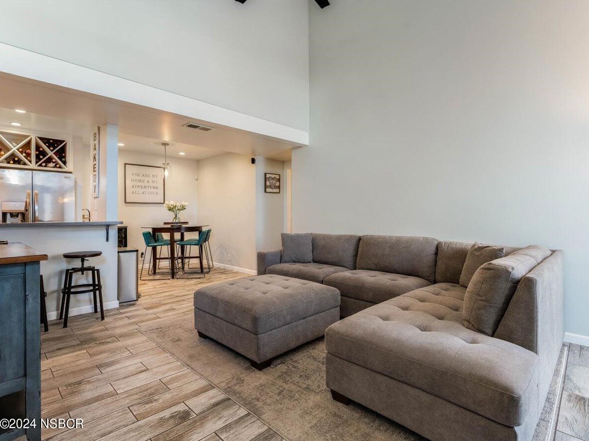 2433 Country Ln, Santa Maria CA  93455-1655 exterior