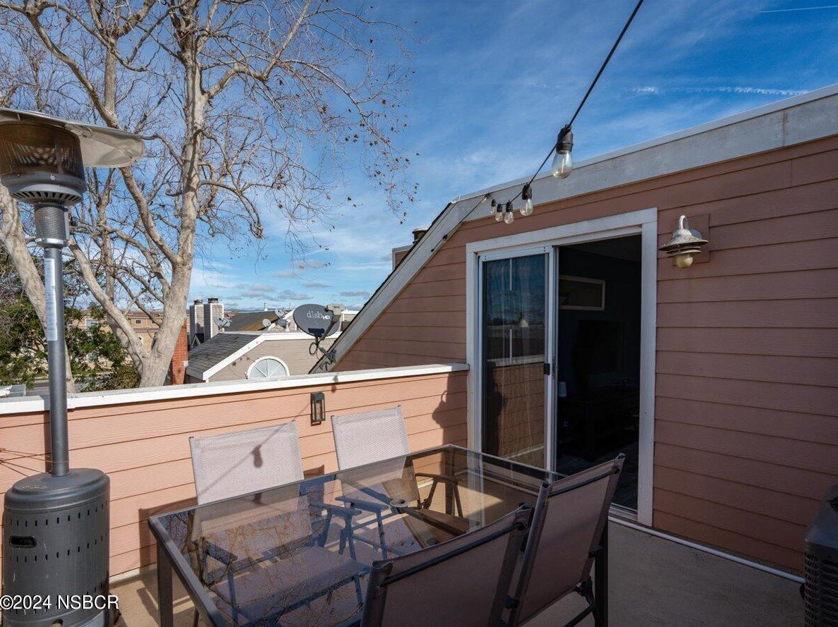 2433 Country Ln, Santa Maria CA  93455-1655 exterior